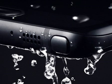 smartphone terendam air
