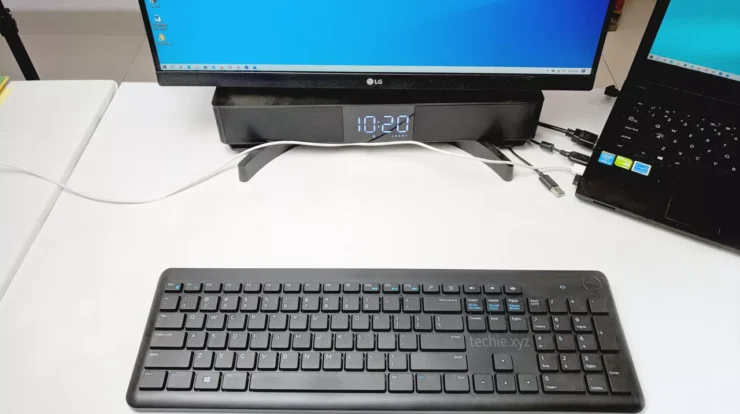 Review Dell KM117 di atas meja